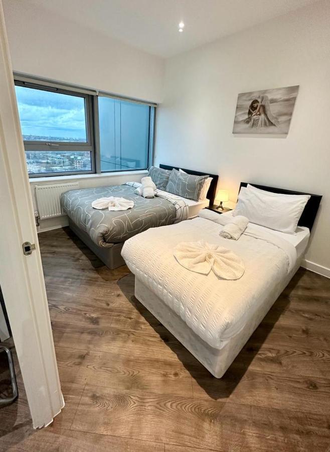 Alarabi Apartments-Two Bedrooms Apartment Croydon Exterior foto