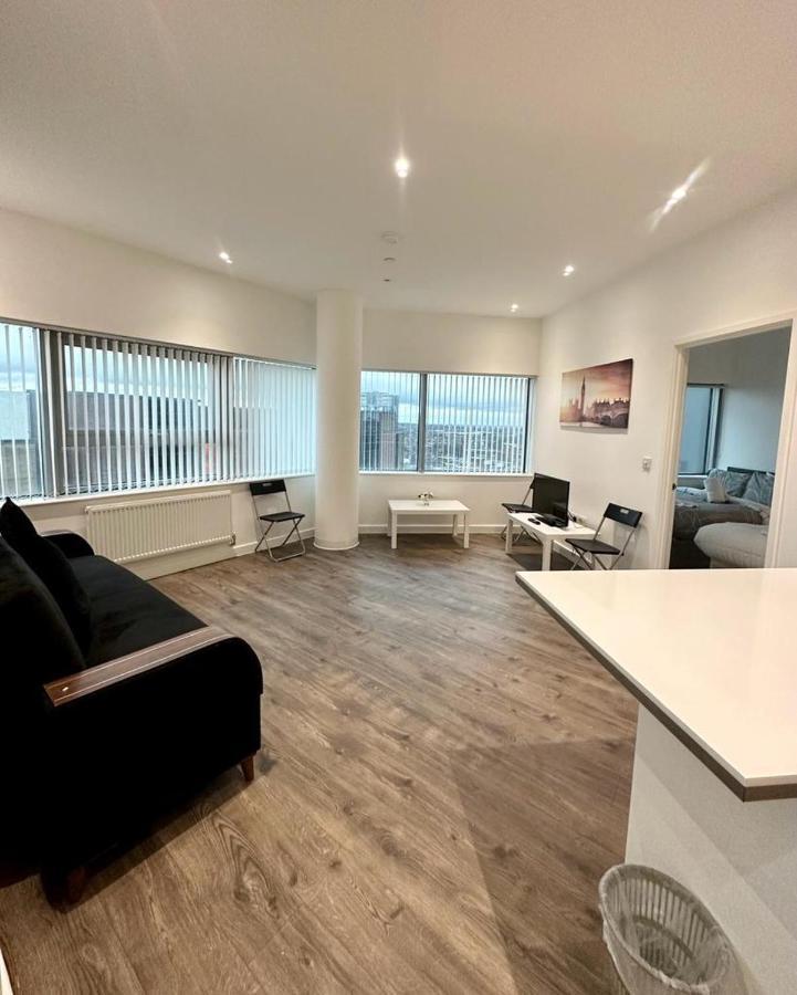 Alarabi Apartments-Two Bedrooms Apartment Croydon Exterior foto
