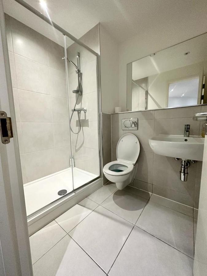 Alarabi Apartments-Two Bedrooms Apartment Croydon Exterior foto