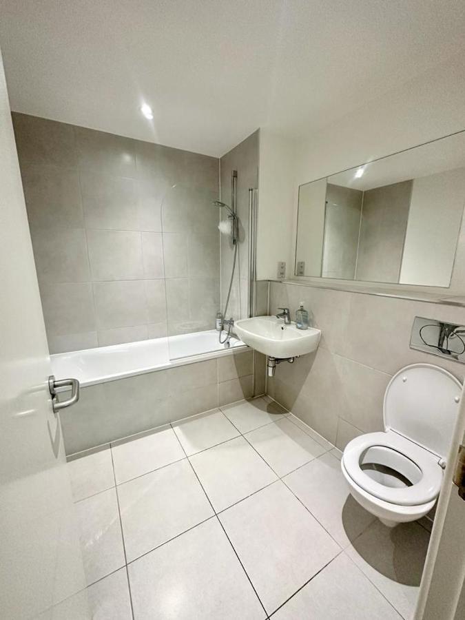 Alarabi Apartments-Two Bedrooms Apartment Croydon Exterior foto